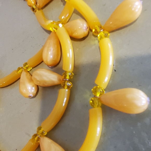 Vintage bakelite ? Yellow unique triple beaded necklace statement bib 70's 80's - Picture 5 of 16